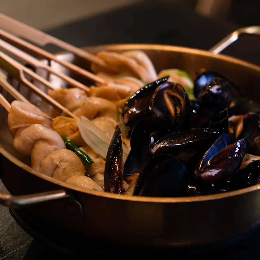 Mussel & Fish Cake Soup 홍합오뎅탕